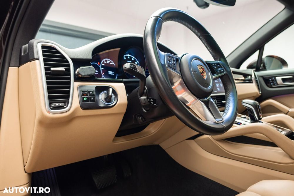 Porsche Cayenne - 15