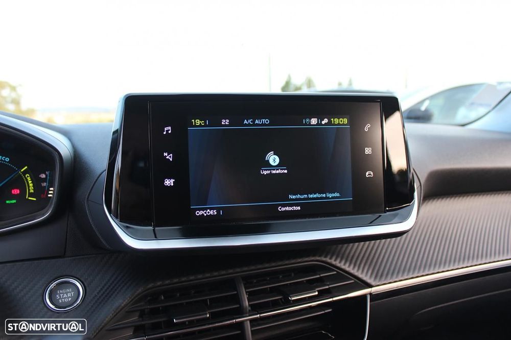 Peugeot e-2008 Allure - 24