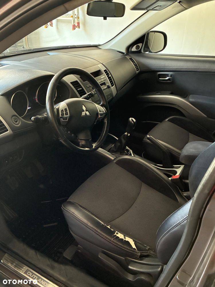 Mitsubishi Outlander - 19