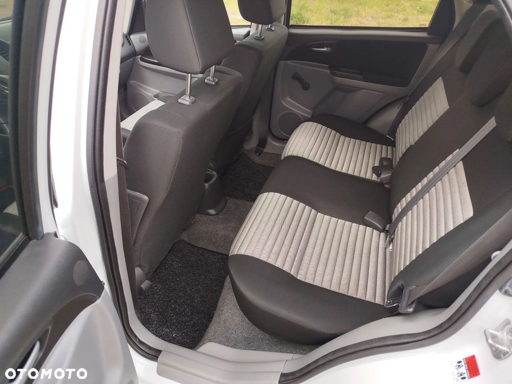 Suzuki SX4 1.6 VVT 4x2 Club - 8