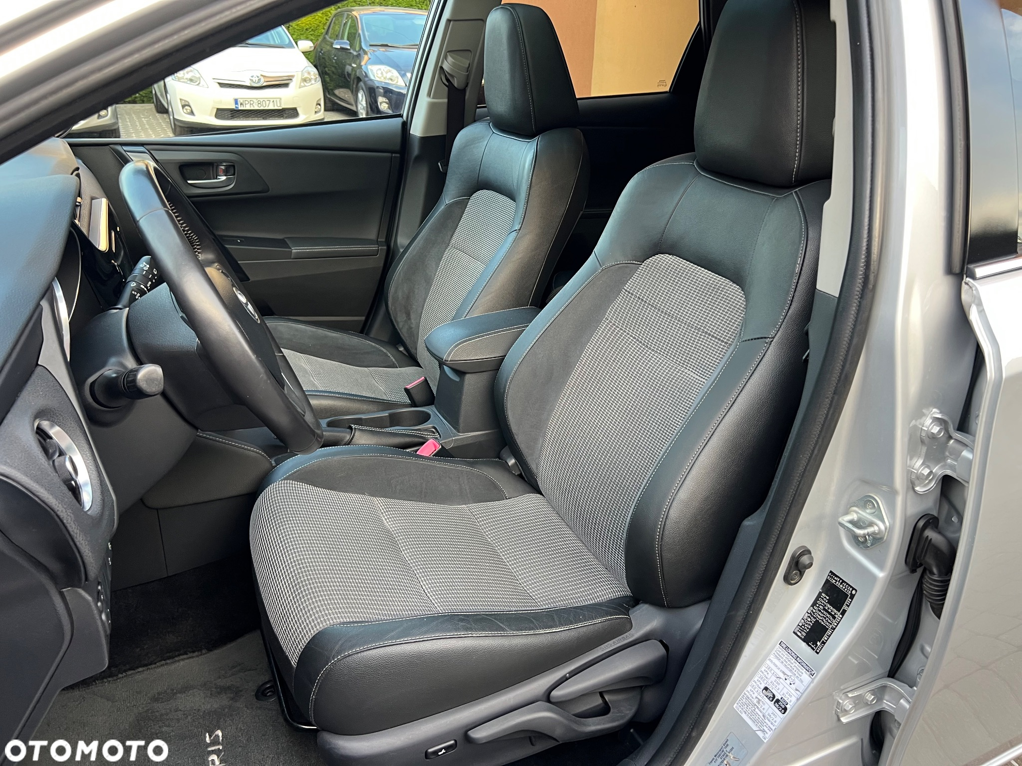 Toyota Auris 1.8 HSD Luna - 25