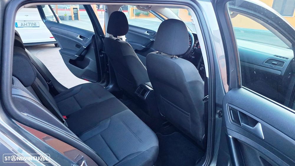 VW Golf Variant 1.6 TDi Confortline - 12