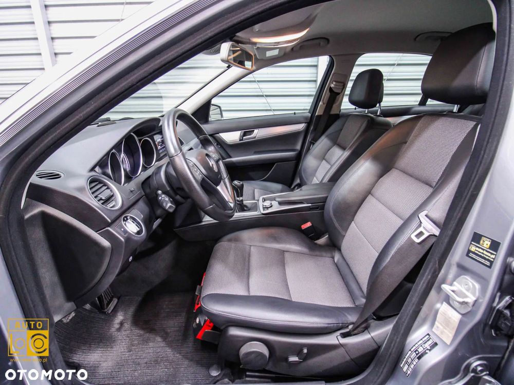 Mercedes-Benz Klasa C 180 CGI BlueEff Avantgarde - 12