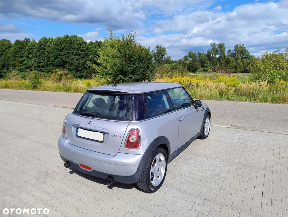 MINI Cooper Standard - 4