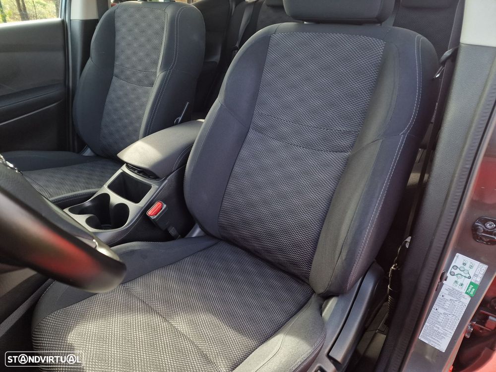 Nissan Qashqai 1.5 dCi N-Connecta - 12