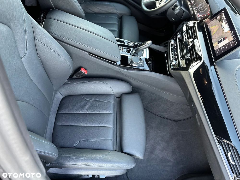 BMW Seria 5 530d xDrive Luxury Line - 18