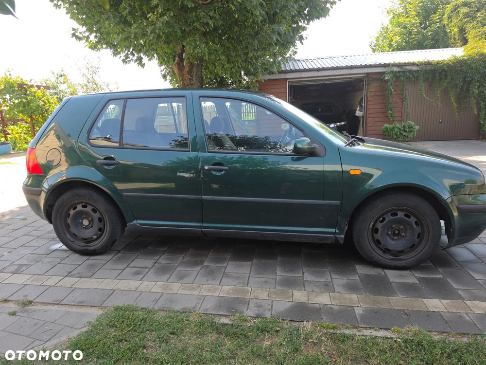 Volkswagen Golf 1.6 Comfortline - 2