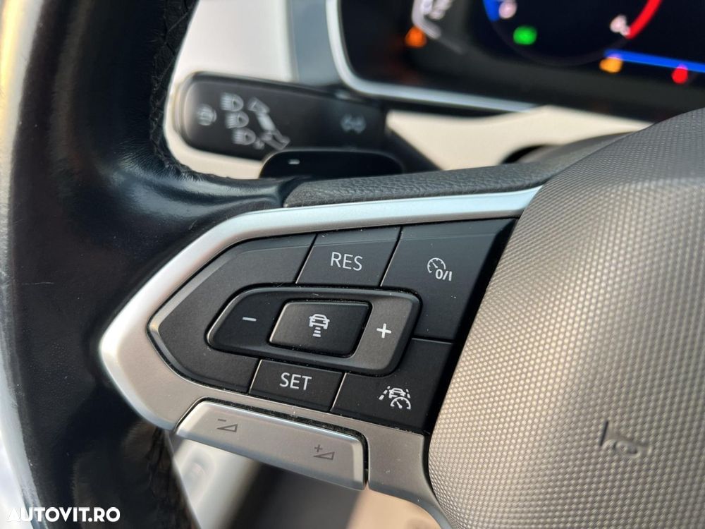 Volkswagen Passat 2.0 TDI SCR DSG Elegance - 23