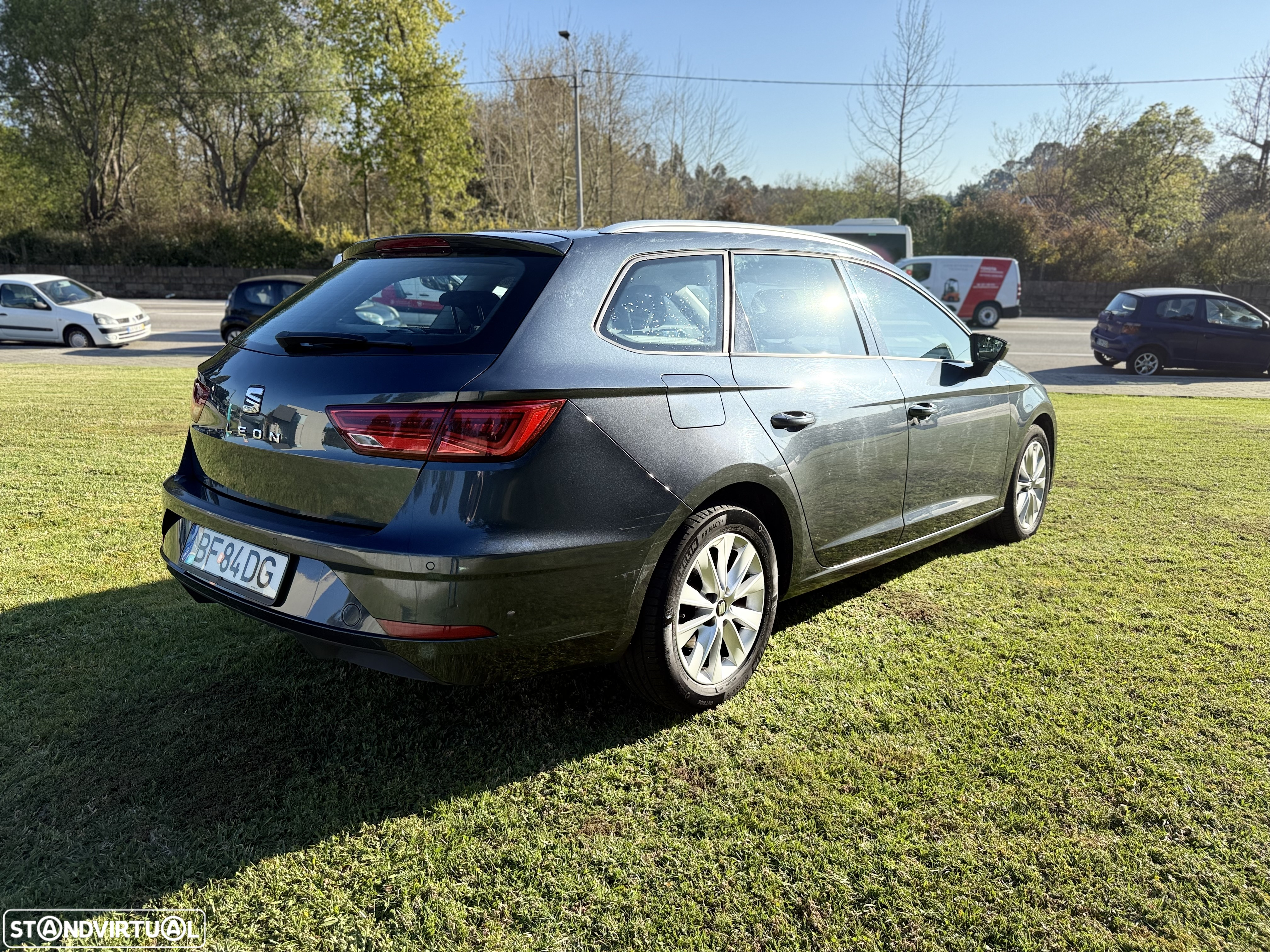 SEAT Leon ST 1.6 TDI S&S DSG Style - 4