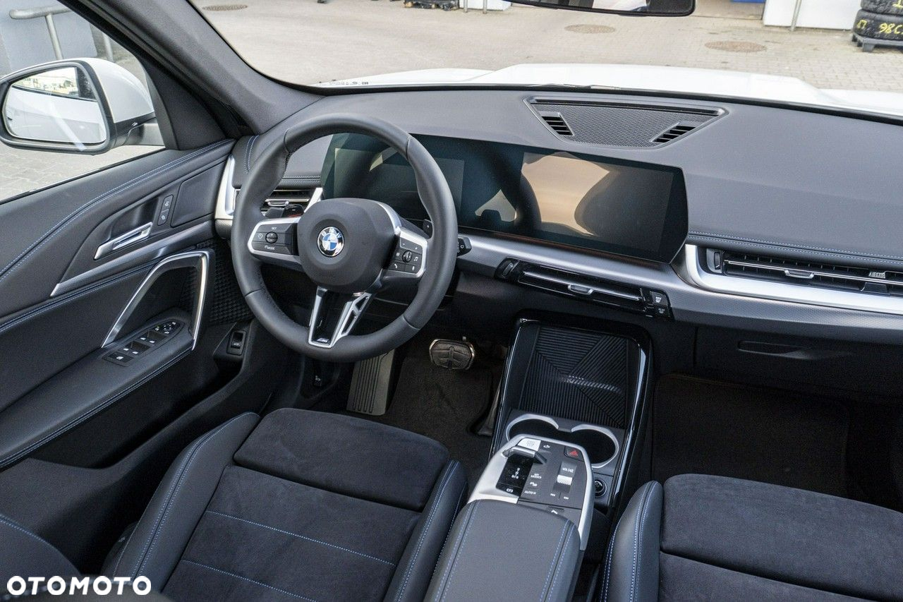 BMW X1 sDrive18i - 16