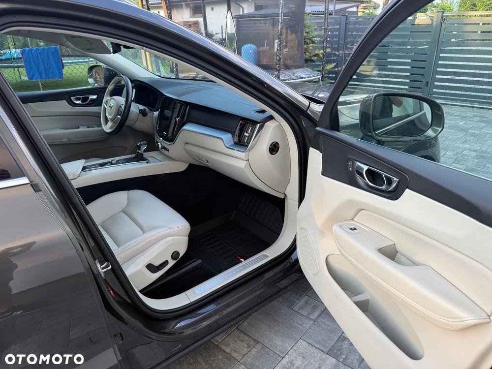 Volvo XC 60 D4 AWD Momentum - 7