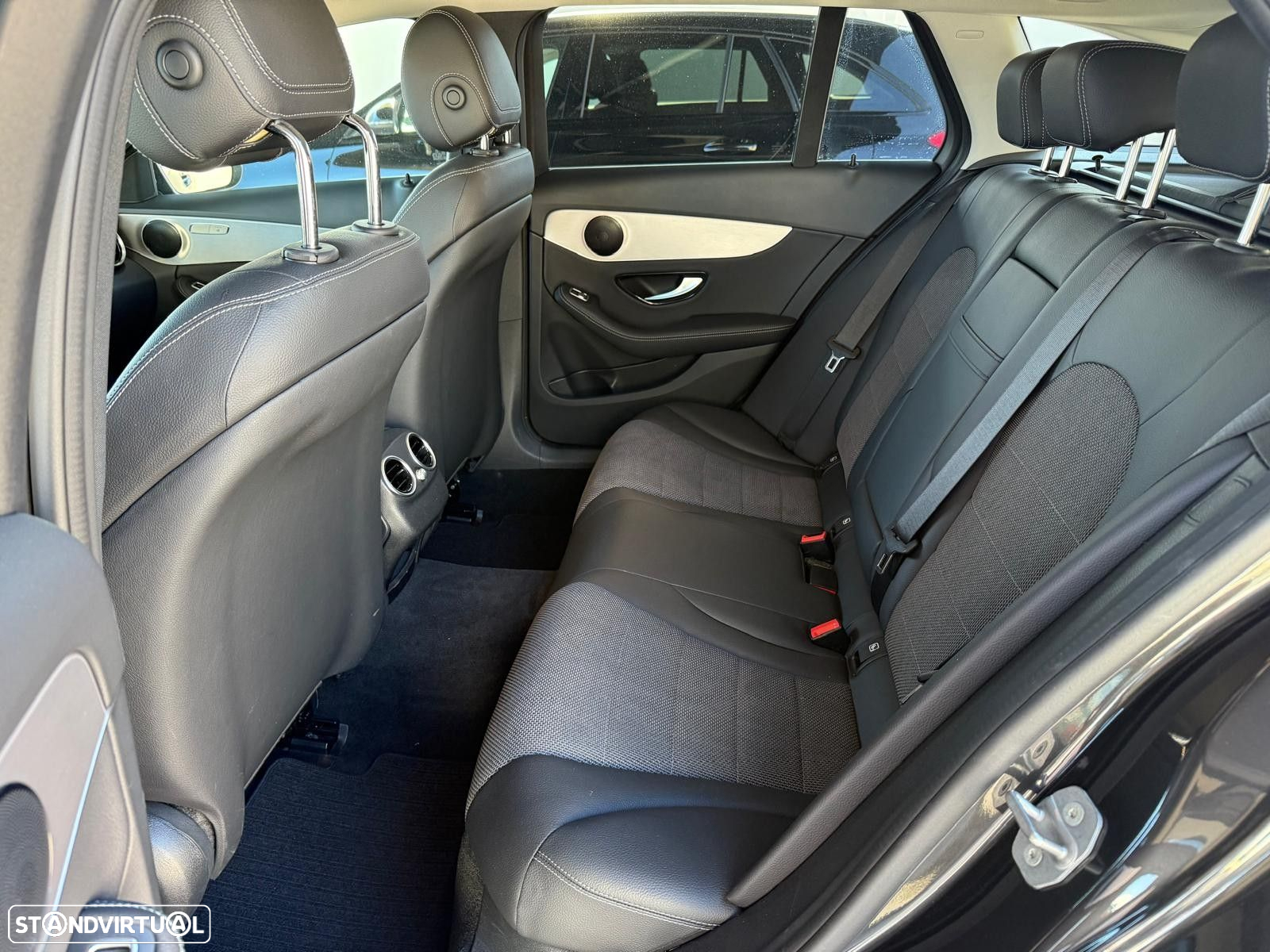 Mercedes-Benz C 300 e Avantgarde - 24