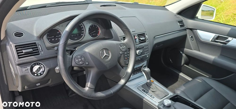 Mercedes-Benz Klasa C 320 CDI DPF 7G-TRONIC Avantgarde - 9