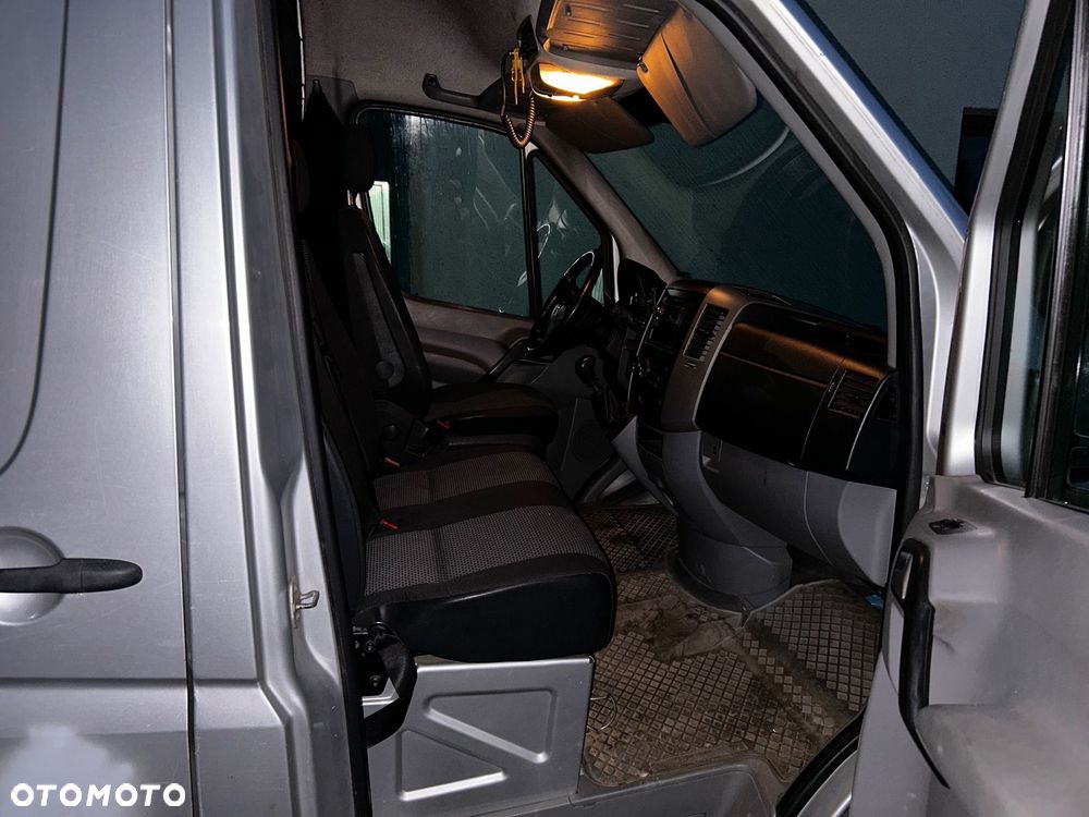 Mercedes-Benz Sprinter - 25