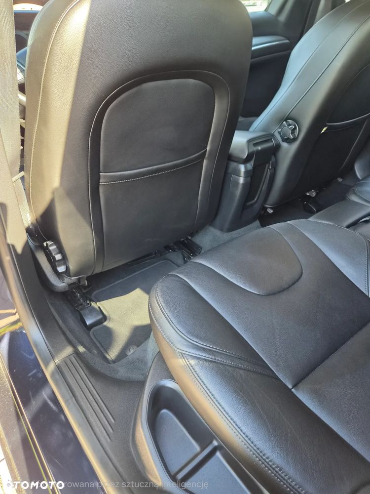 Volvo V40 - 25