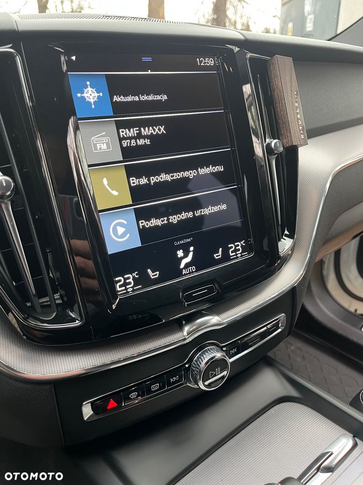 Volvo XC 60 T5 R-Design - 19