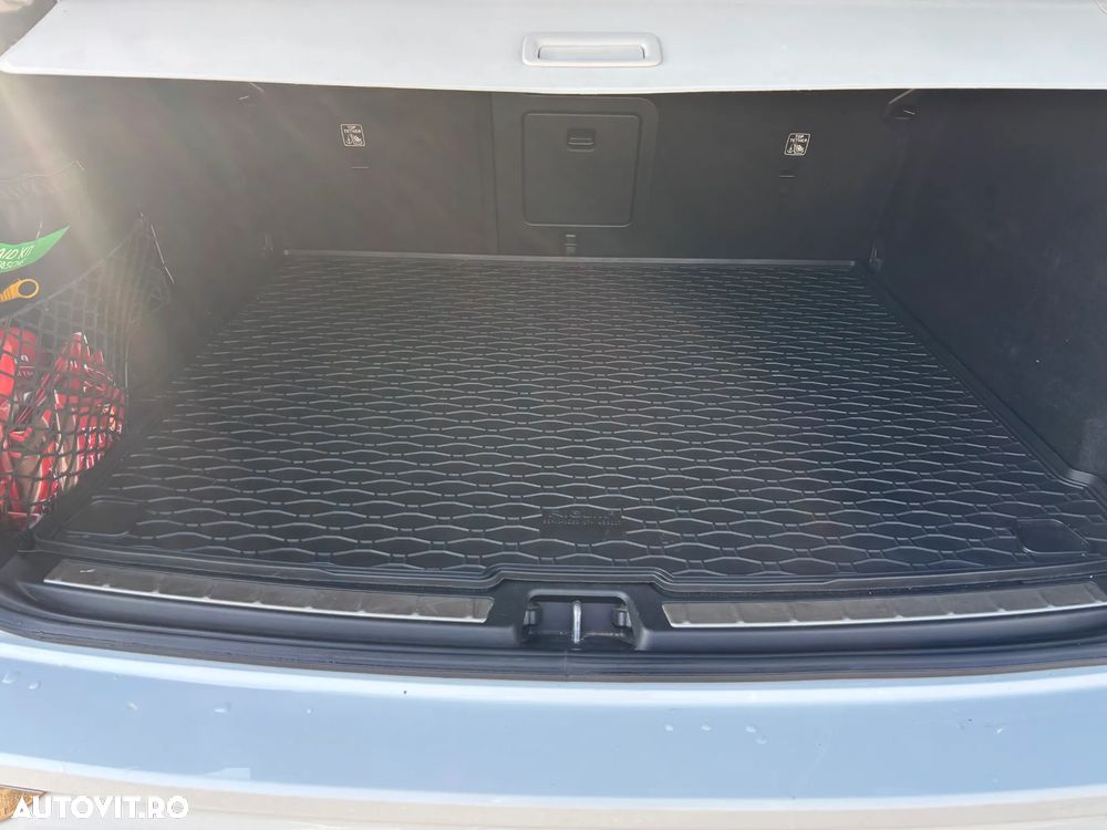 Volvo XC 60 B4 D Plus Dark - 6