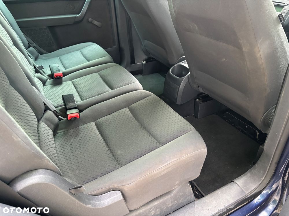 Volkswagen Touran 1.9 TDI Conceptline - 19