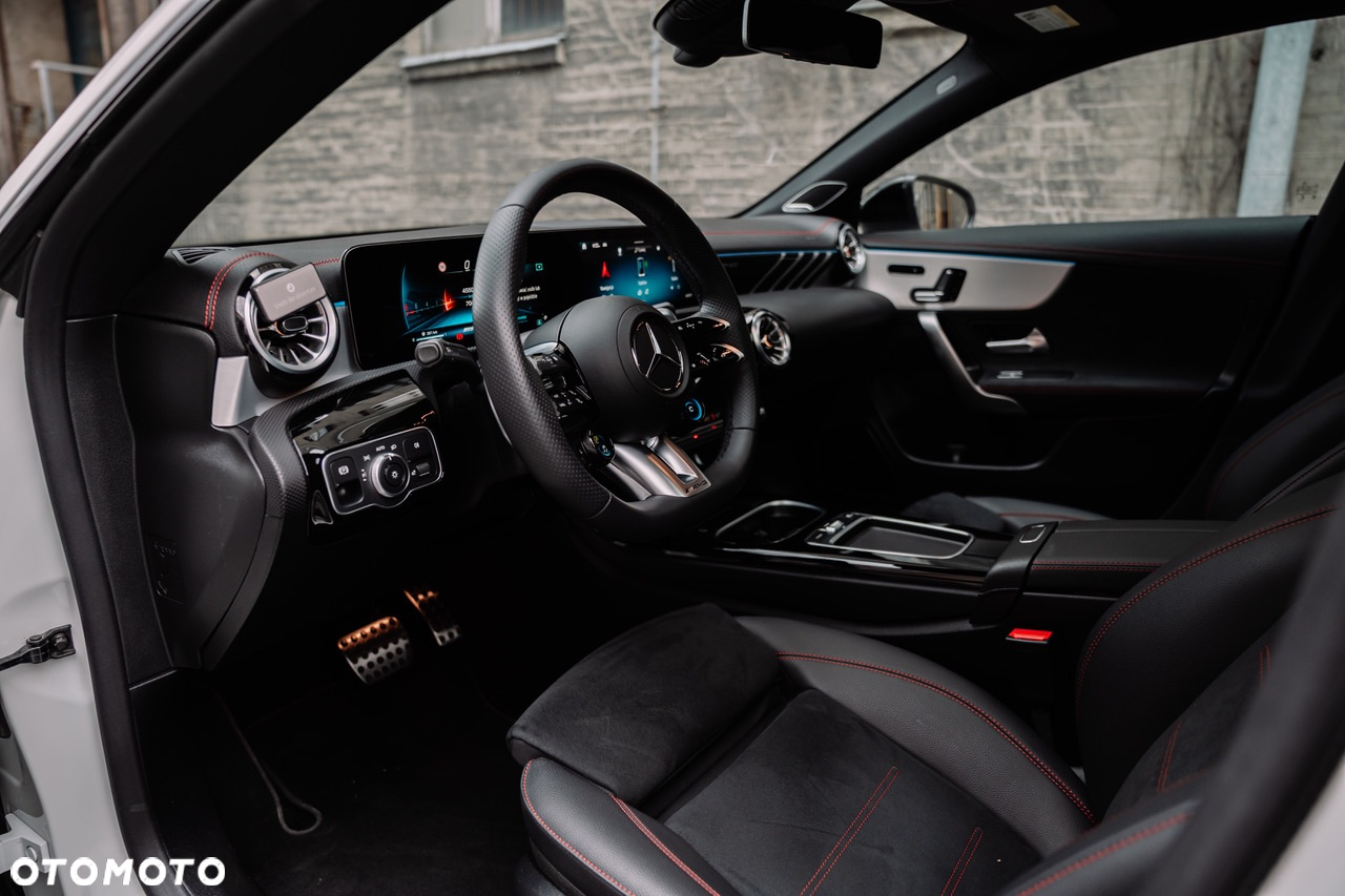 Mercedes-Benz CLA AMG 35 4-Matic 7G-DCT - 16