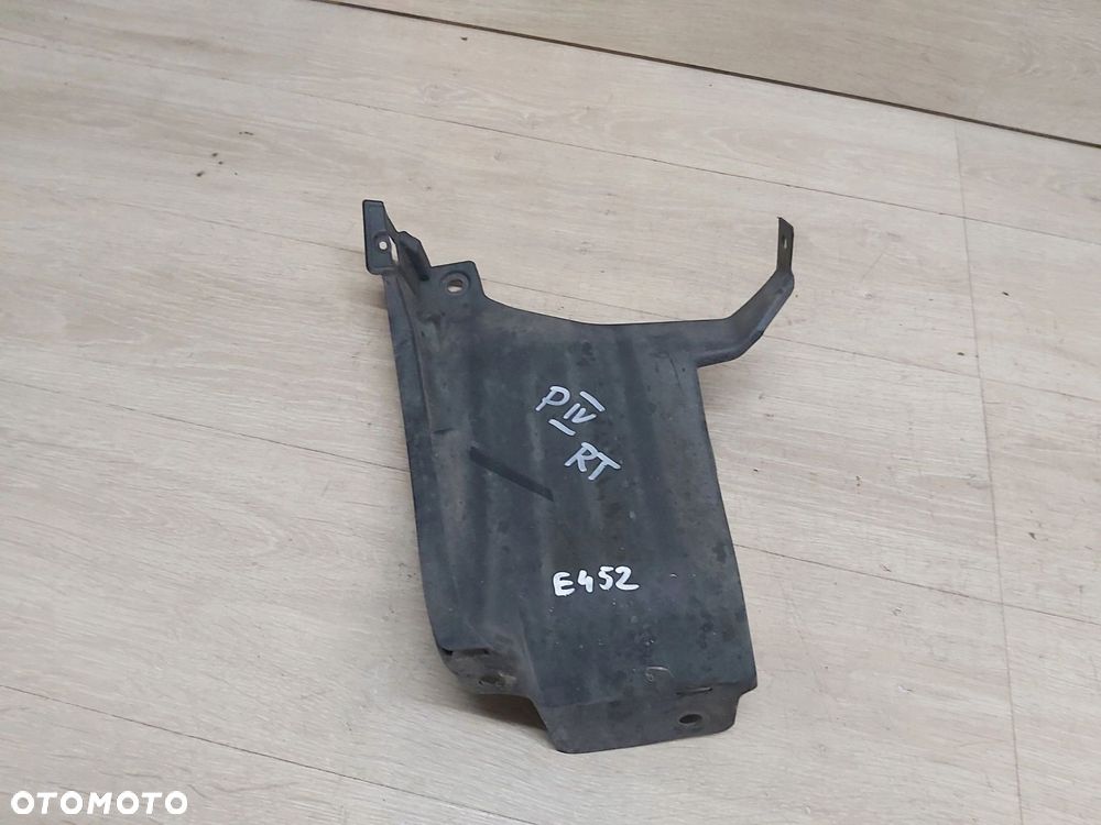 Toyota Prius IV 1,8 xw50 nadkole chlapacz prawy tył 52591-47050 - 1