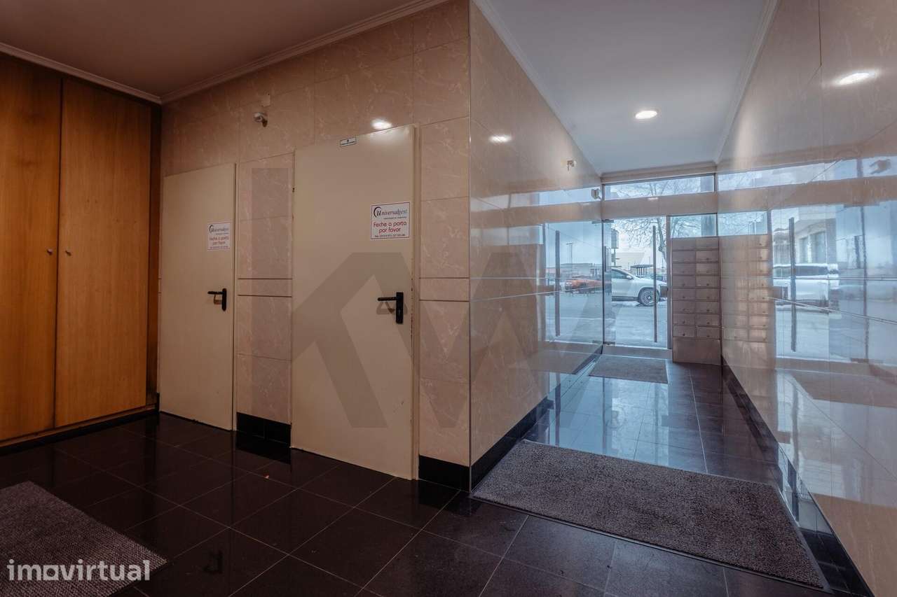 Magnifico Apartamento T3 na 2 linha mar no edifício Progresso em Espin - Grande imagem: 4/29