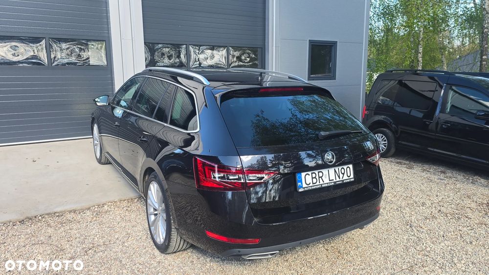 Skoda Superb 2.0 TDI Sportline DSG - 6