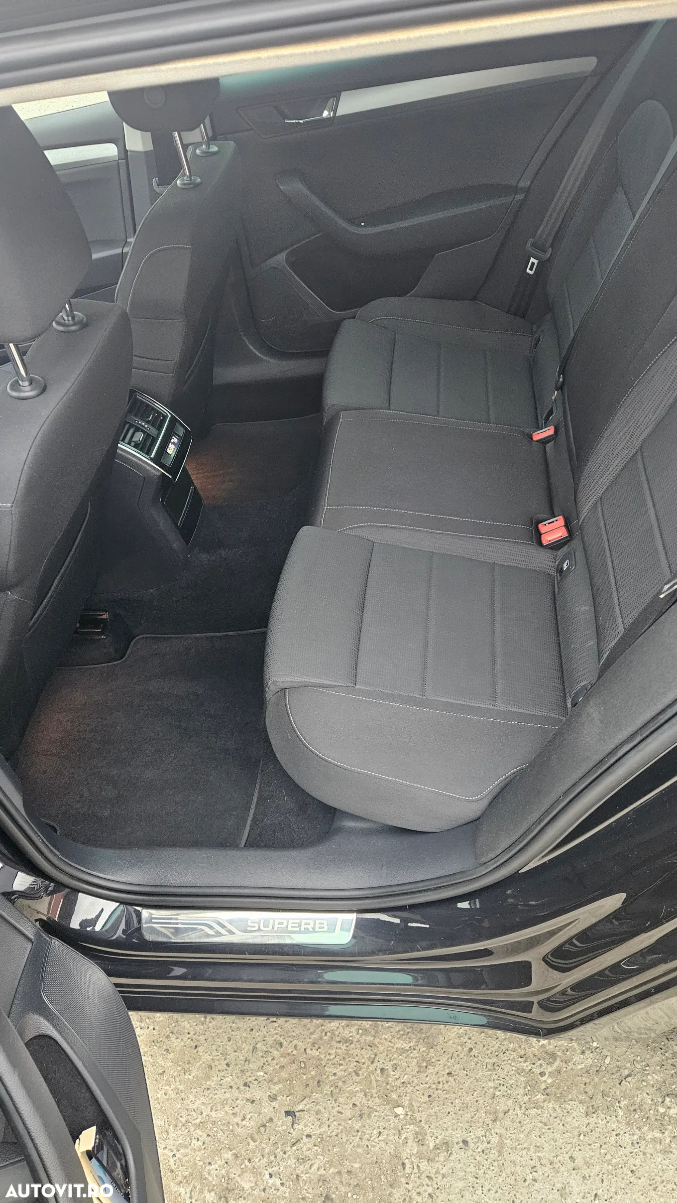 Skoda Superb 2.0 TDI DSG Style - 8