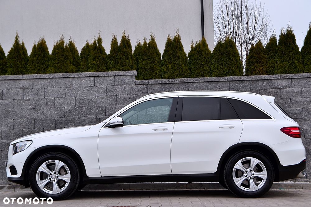 Mercedes-Benz GLC 250 4Matic 9G-TRONIC AMG Line - 8