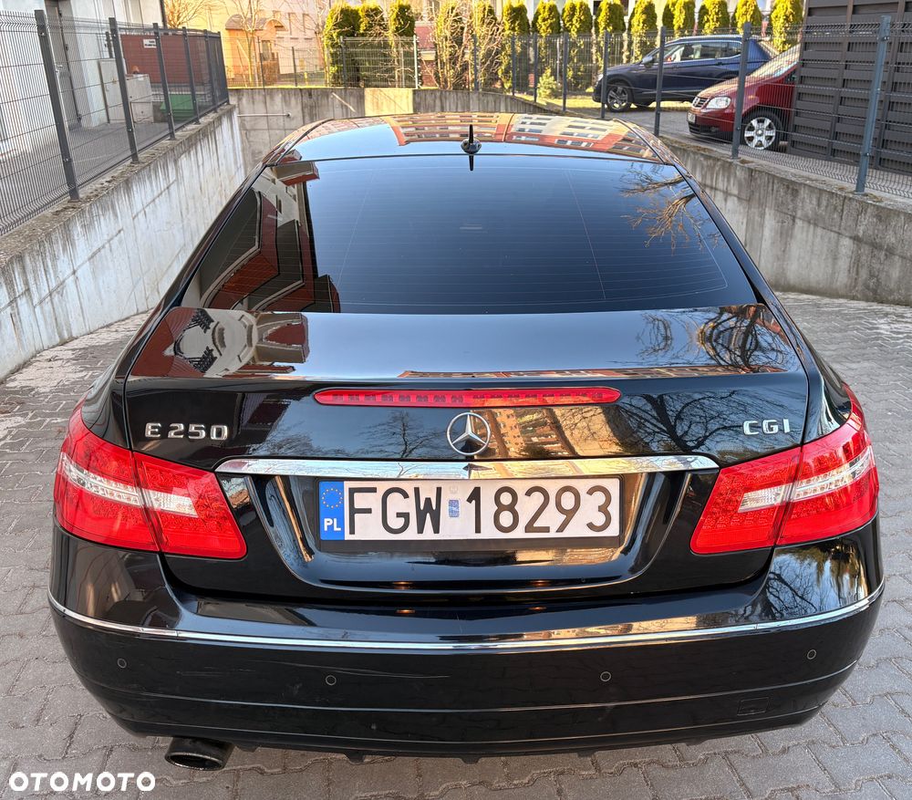 Mercedes-Benz Klasa E 250 CGI BlueEffICIENCY - 3