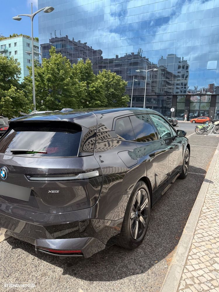 BMW iX xDrive 40 Pack Desportivo - 5