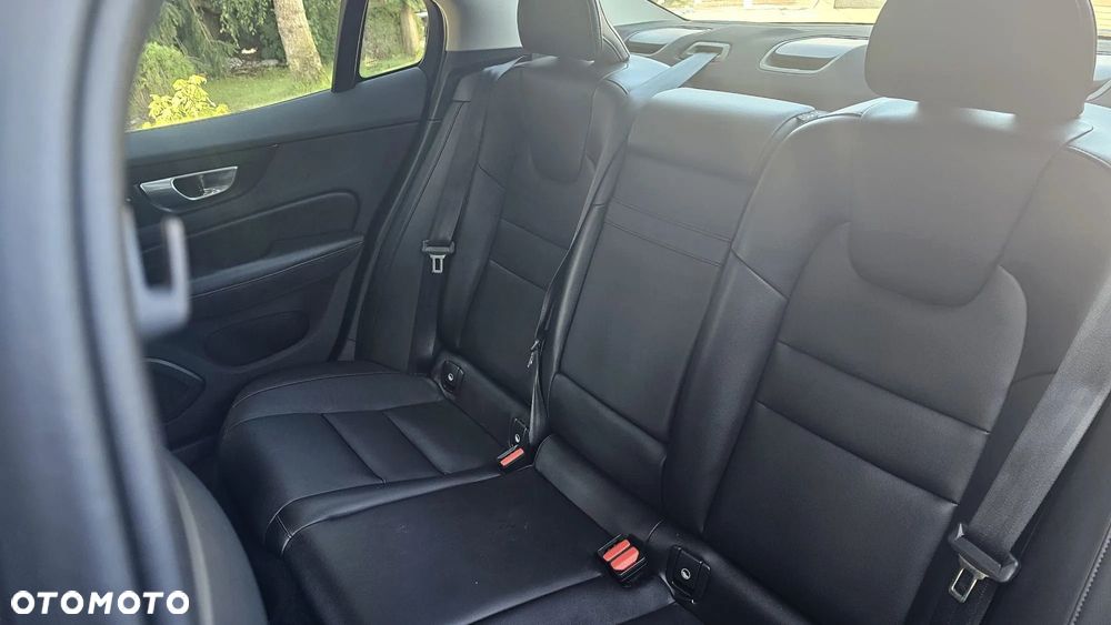 Volvo S60 B5 B AWD Plus Dark - 15