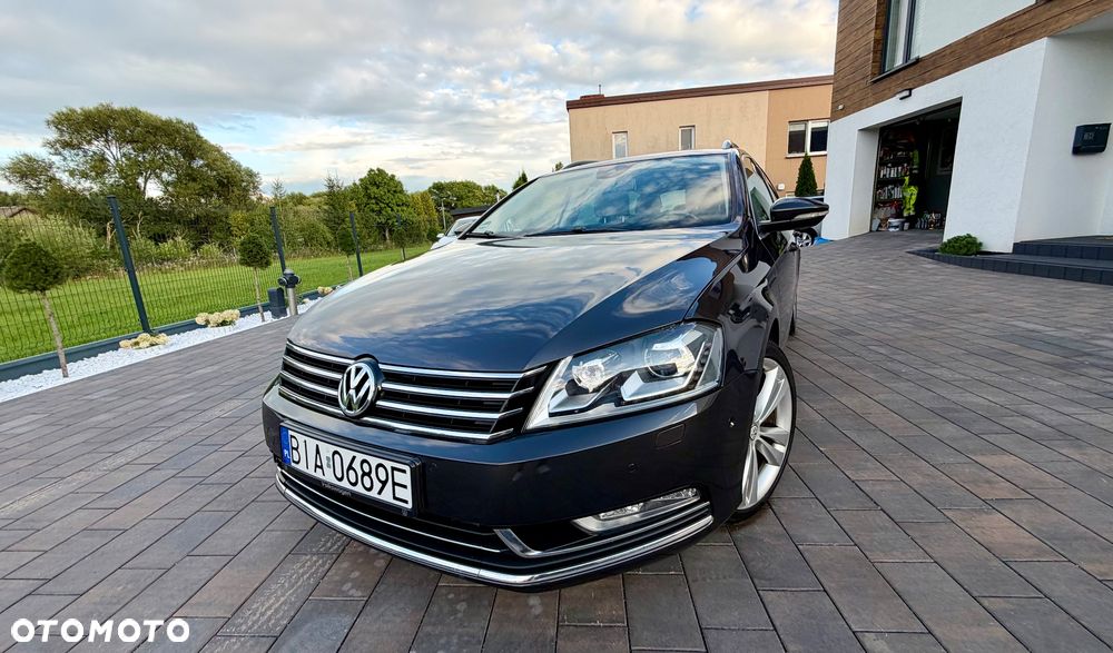Volkswagen Passat - 1