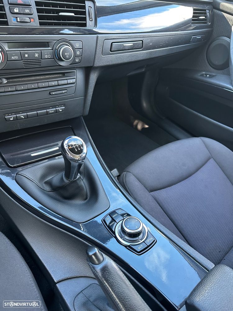 BMW 320 d Navigation Sport - 9