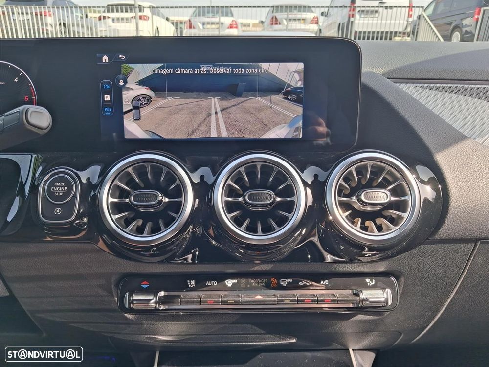 Mercedes-Benz GLA 180 d AMG Line - 20