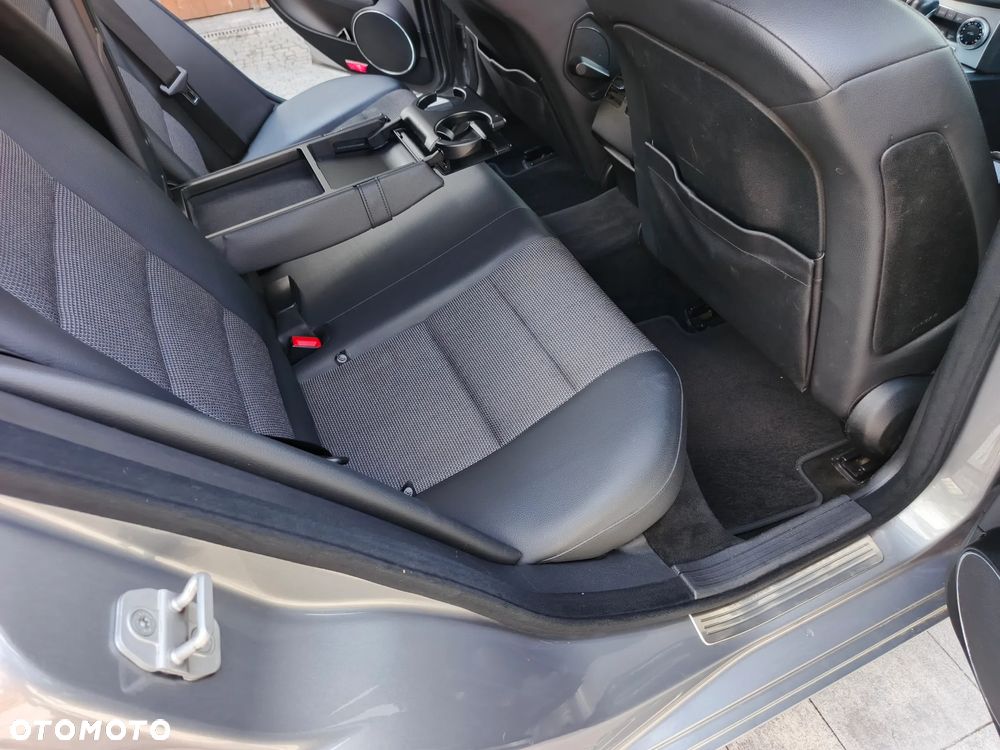 Mercedes-Benz Klasa C 250 T CDI DPF Automatik BlueEFFICIENCY Avantgarde - 16