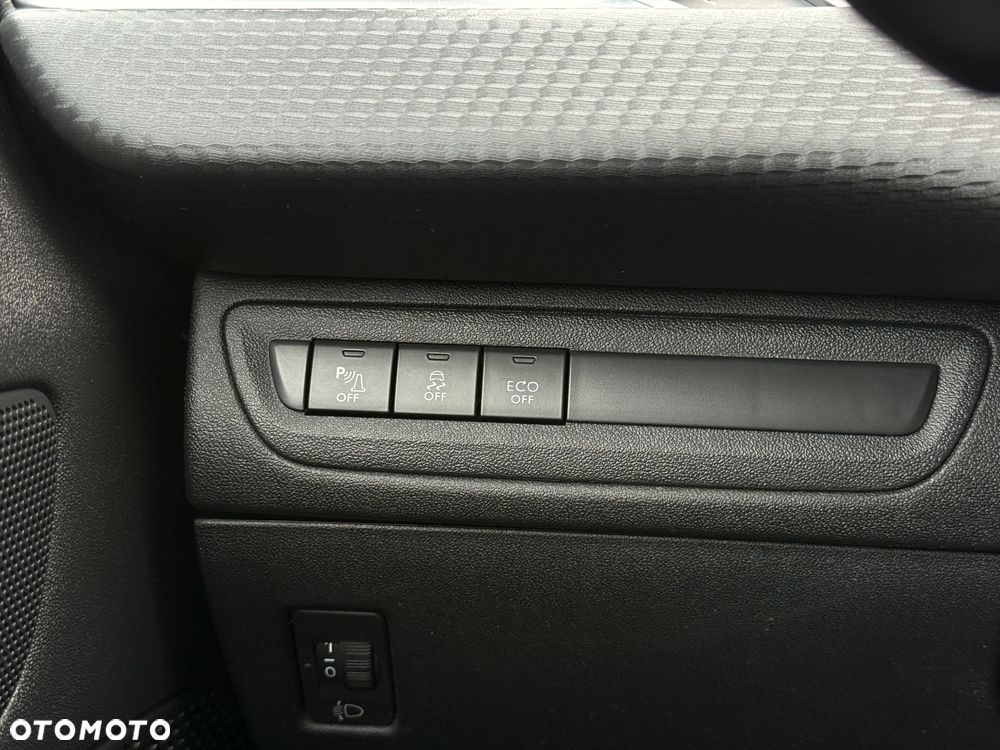 Peugeot 2008 1.6 BlueHDi Style - 12