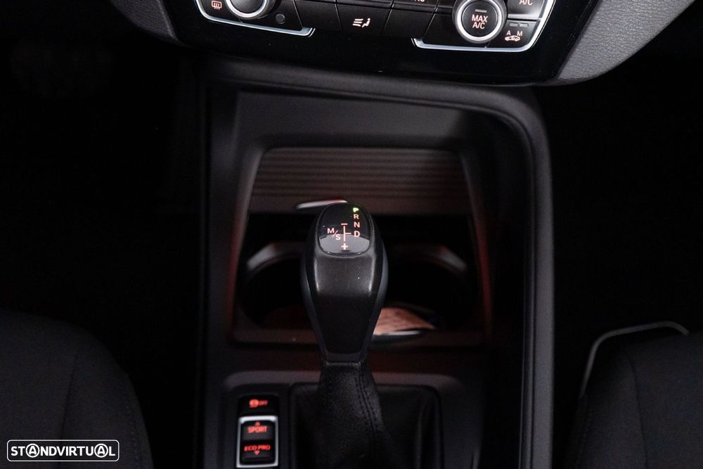 BMW X1 25 e xDrive Corporate Edition - 24