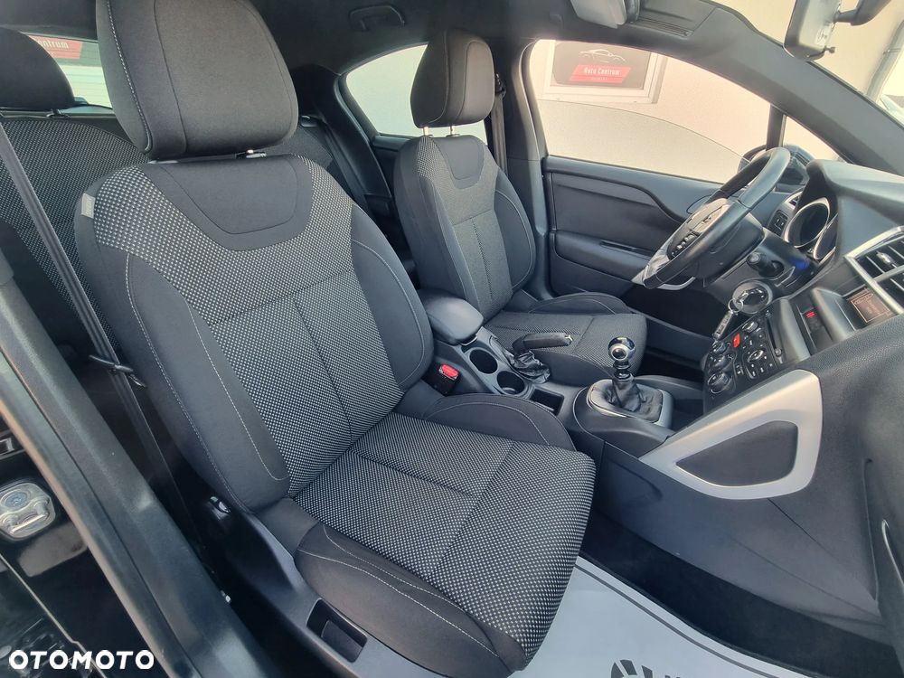 Citroën DS4 e-HDi 110 SoChic - 10