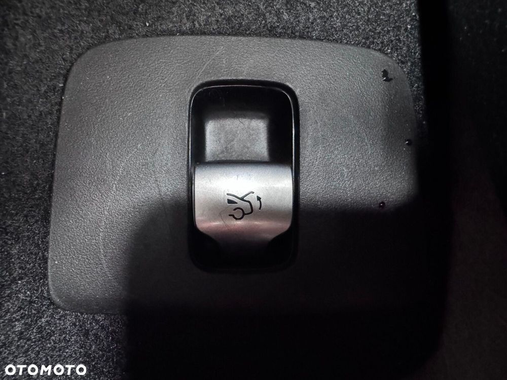 Mercedes-Benz Klasa E 220 d mHEV 4-Matic AMG 9G-Tronic - 28