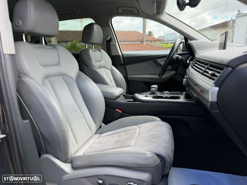 Audi Q7 3.0 TDI quattro tiptronic 7L - 40