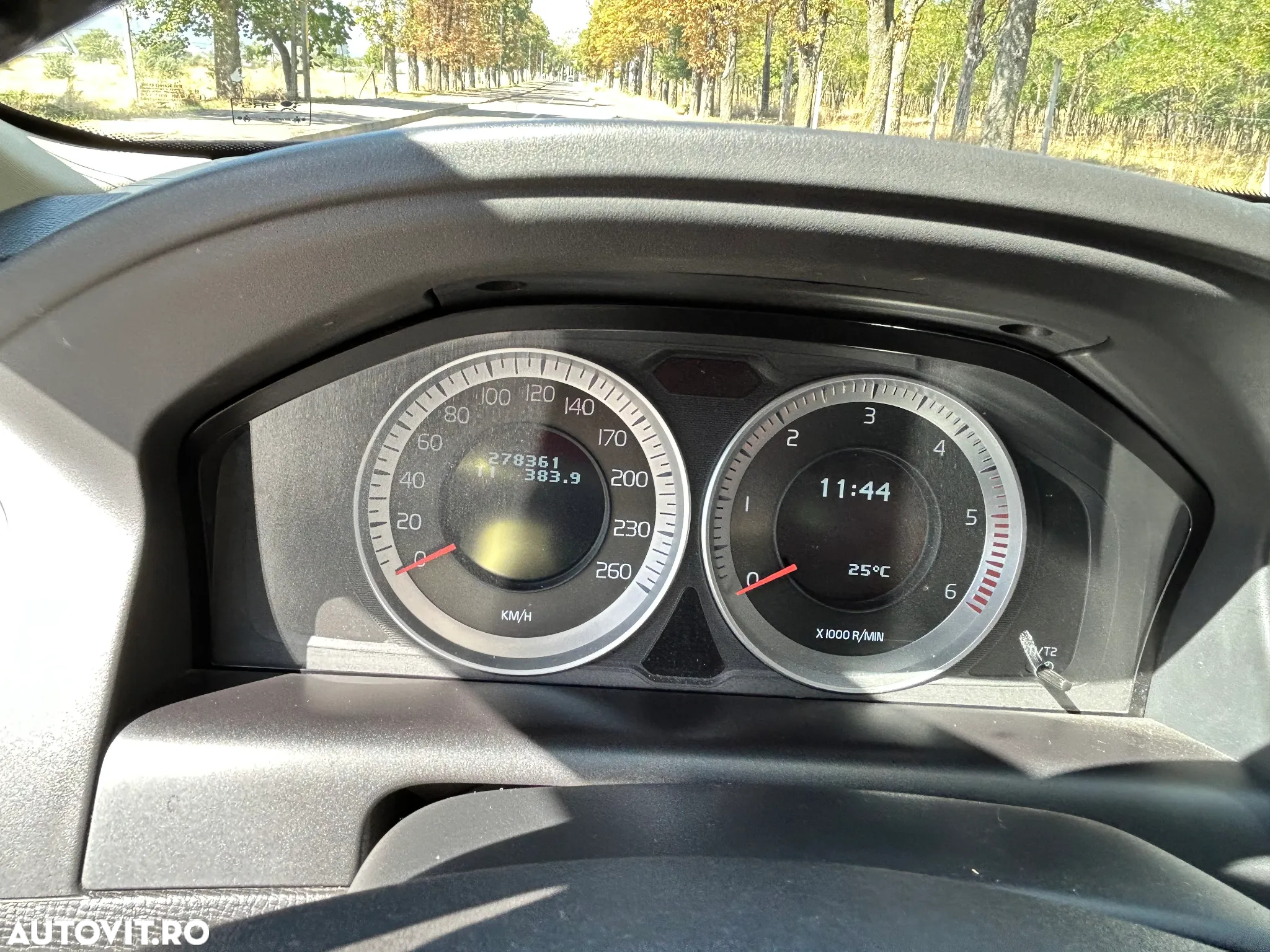 Volvo XC 60 2.4D AWD Aut. - 9