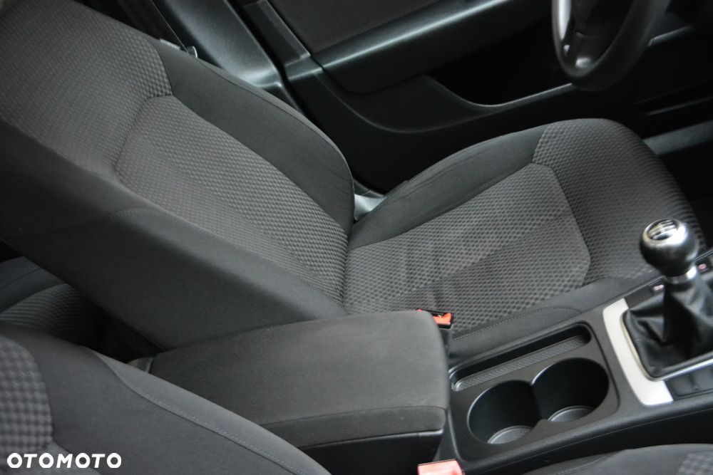 Volkswagen Passat - 29