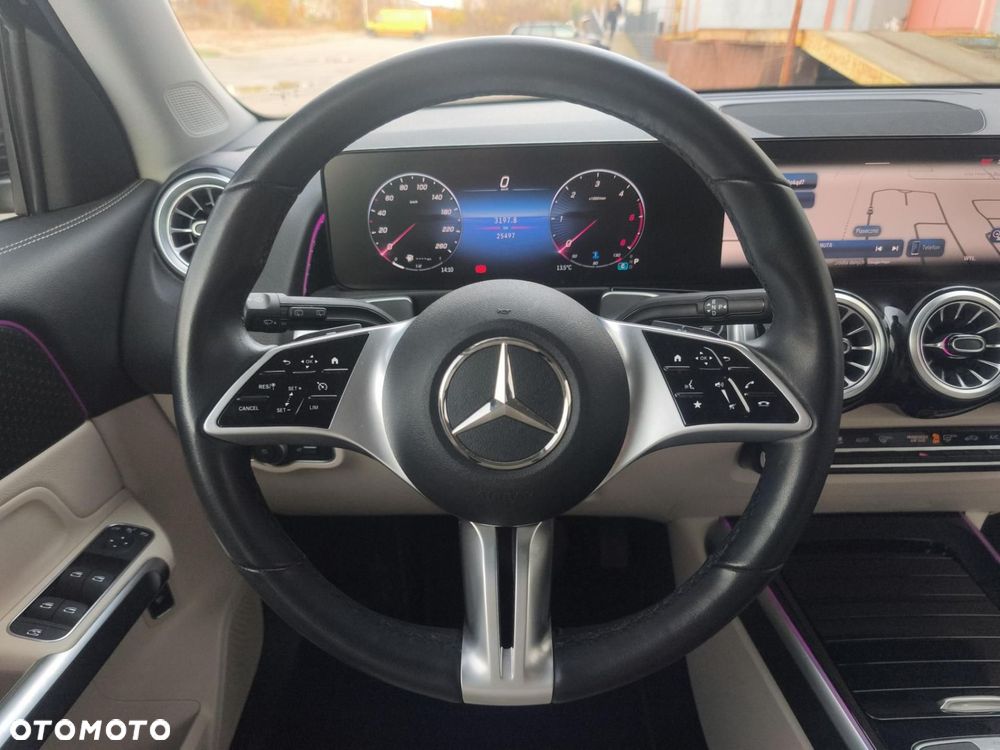 Mercedes-Benz GLB - 13