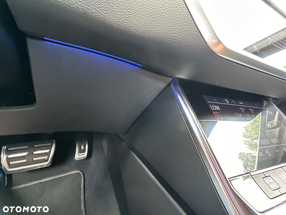 Audi A6 Avant 40 TDI quattro S tronic S line - 32