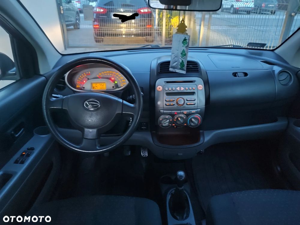 Daihatsu Sirion - 12
