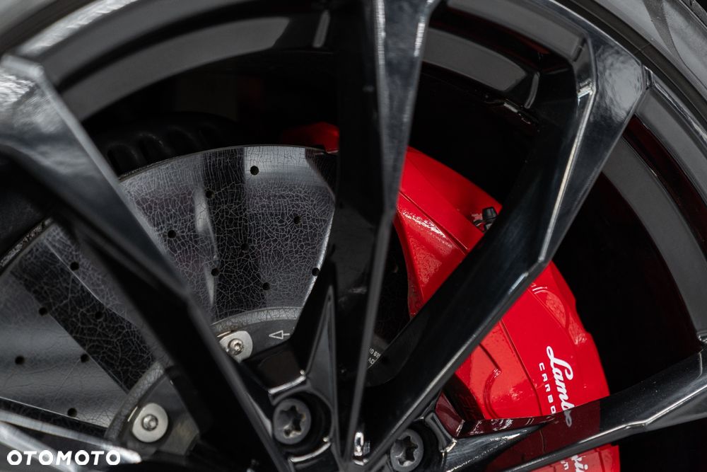 Lamborghini Urus Standard - 23