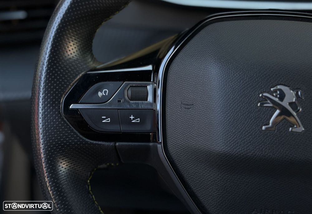 Peugeot e-2008 50 kWh GT - 9