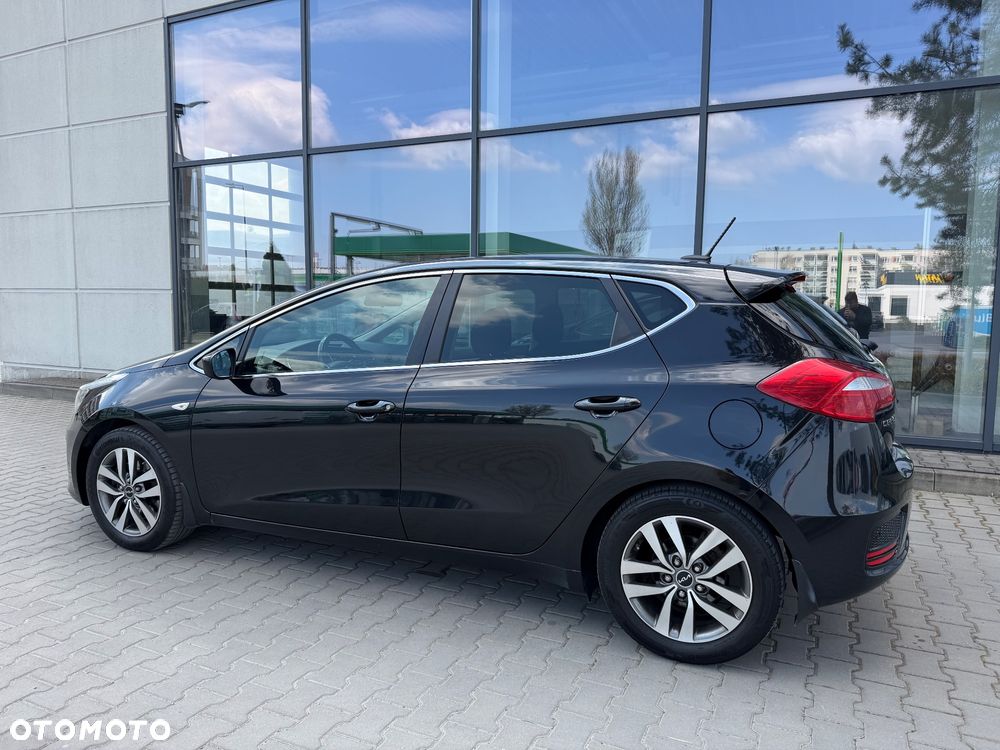Kia Ceed 1.6 CRDi 136 ISG Spirit - 4