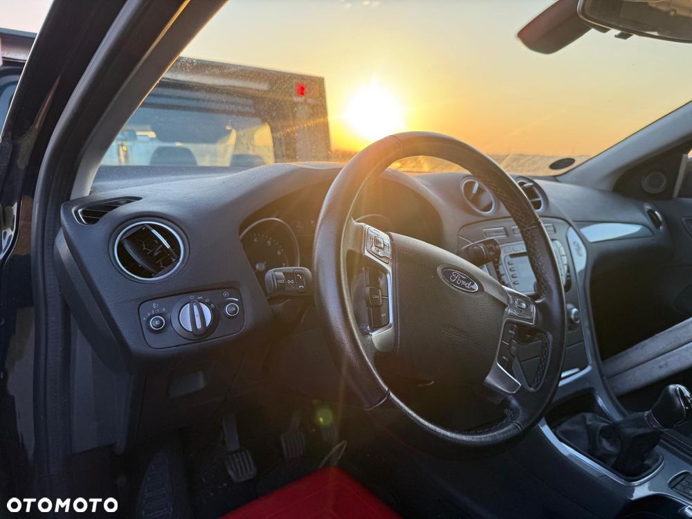 Ford Mondeo 2.0 S - 12