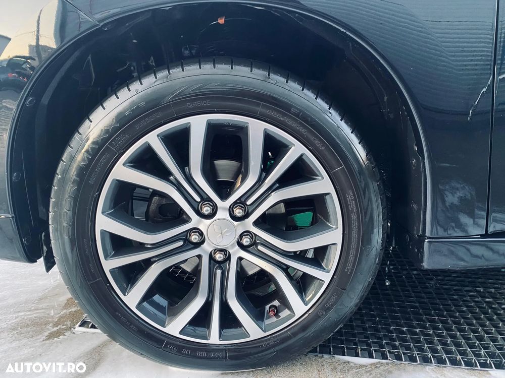 Mitsubishi Outlander - 13